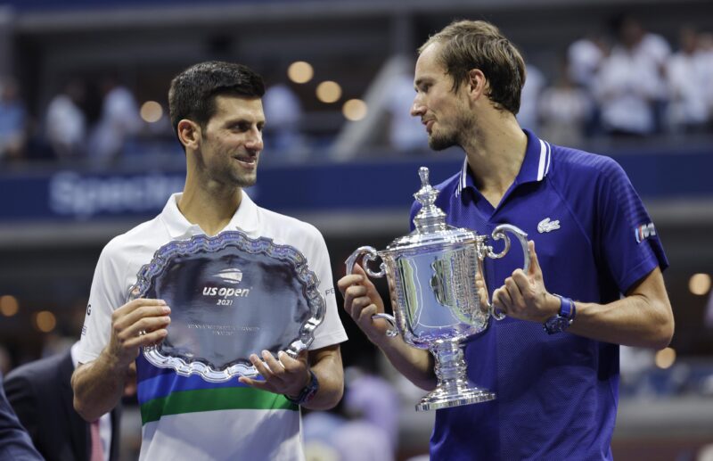 Daniil Medvedev elogia Novak Djokovic
